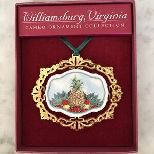COLONIAL WILLIAMSBURG Pineapple of Hospitality Ornament 2005 Cameo Colle…